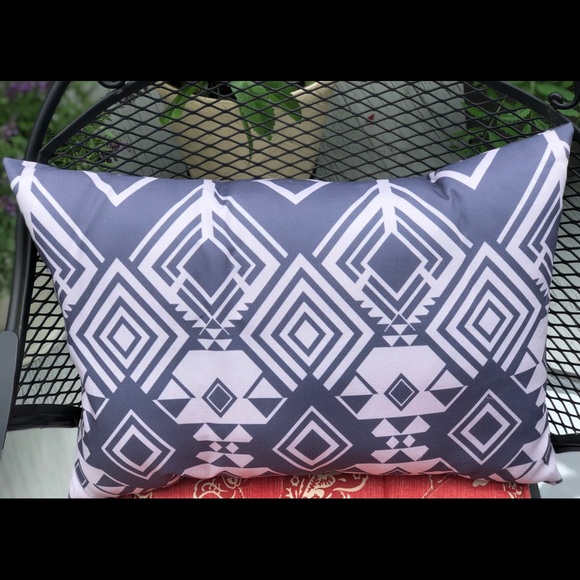 Outdoor & Indoor, ‘ Tribal’ Pillow. - Picture 1 of 8